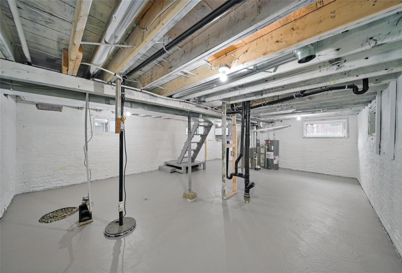 576 Kylemore, 3 Bedrooms Bedrooms, 7 Rooms Rooms,1 BathroomBathrooms,Residential,For Sale,Kylemore