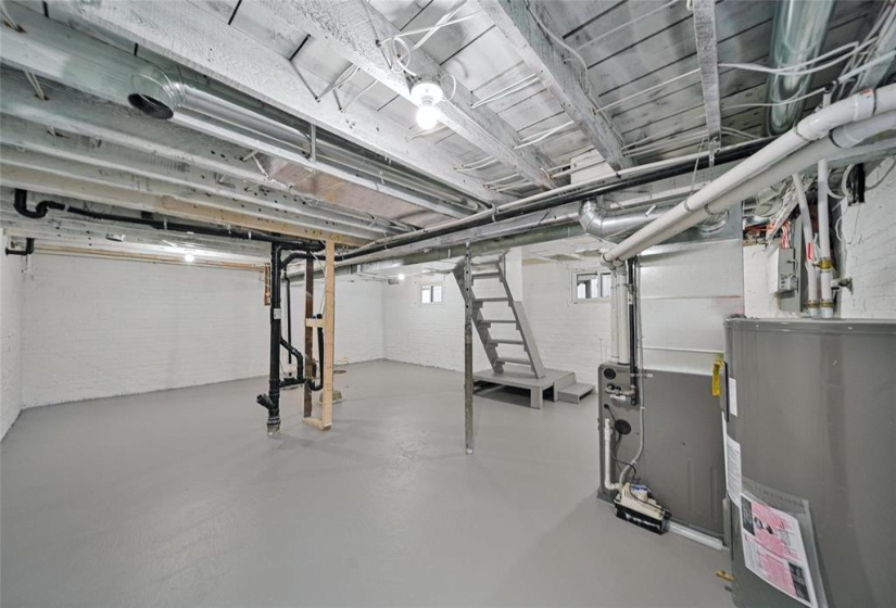 576 Kylemore, 3 Bedrooms Bedrooms, 7 Rooms Rooms,1 BathroomBathrooms,Residential,For Sale,Kylemore