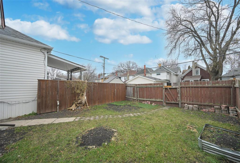 576 Kylemore, 3 Bedrooms Bedrooms, 7 Rooms Rooms,1 BathroomBathrooms,Residential,For Sale,Kylemore