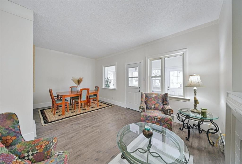 576 Kylemore, 3 Bedrooms Bedrooms, 7 Rooms Rooms,1 BathroomBathrooms,Residential,For Sale,Kylemore