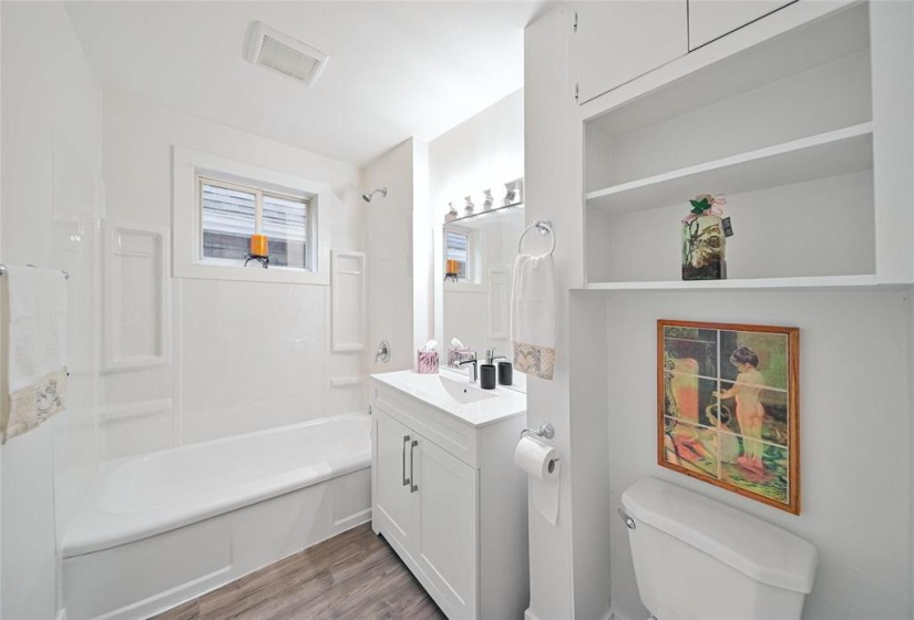 576 Kylemore, 3 Bedrooms Bedrooms, 7 Rooms Rooms,1 BathroomBathrooms,Residential,For Sale,Kylemore