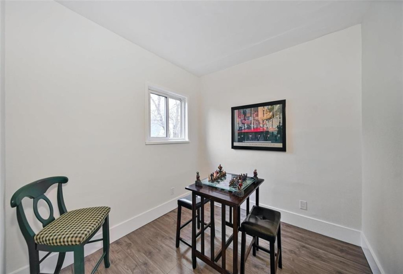 576 Kylemore, 3 Bedrooms Bedrooms, 7 Rooms Rooms,1 BathroomBathrooms,Residential,For Sale,Kylemore