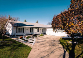 47 Longfellow, 3 Bedrooms Bedrooms, 17 Rooms Rooms,3 BathroomsBathrooms,Residential,For Sale,Longfellow