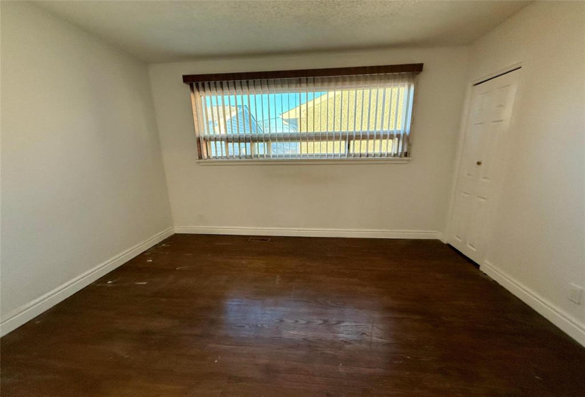 1247 Redwood, 2 Bedrooms Bedrooms, 9 Rooms Rooms,1 BathroomBathrooms,Residential,For Sale,Redwood