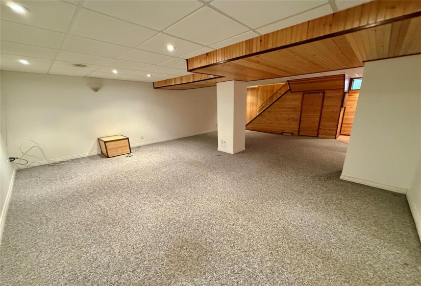 1247 Redwood, 2 Bedrooms Bedrooms, 9 Rooms Rooms,1 BathroomBathrooms,Residential,For Sale,Redwood