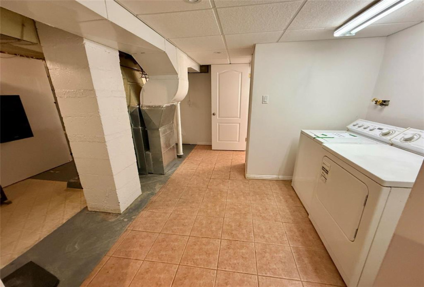 1247 Redwood, 2 Bedrooms Bedrooms, 9 Rooms Rooms,1 BathroomBathrooms,Residential,For Sale,Redwood