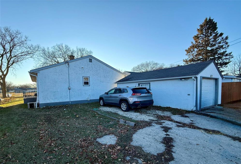 1247 Redwood, 2 Bedrooms Bedrooms, 9 Rooms Rooms,1 BathroomBathrooms,Residential,For Sale,Redwood