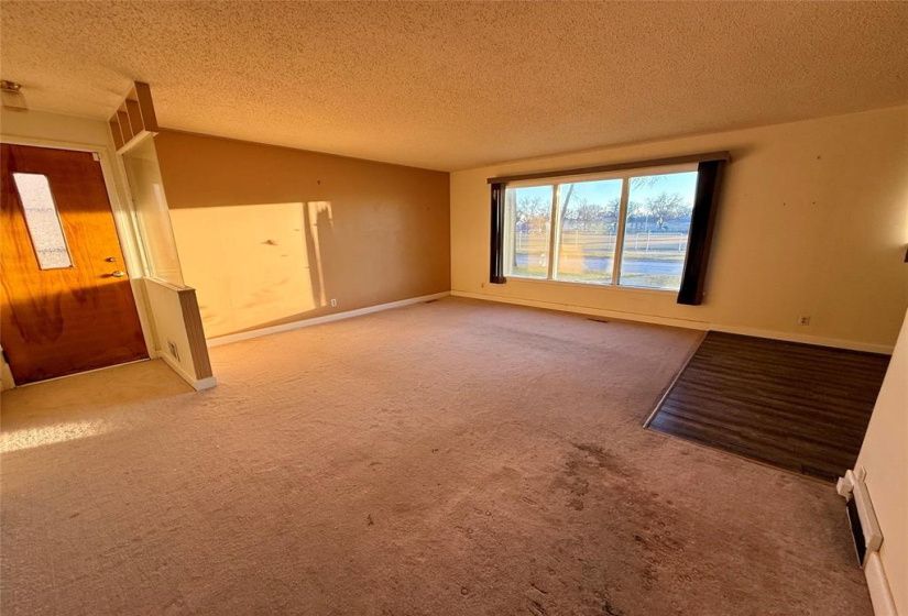 1247 Redwood, 2 Bedrooms Bedrooms, 9 Rooms Rooms,1 BathroomBathrooms,Residential,For Sale,Redwood