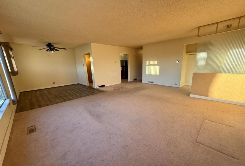 1247 Redwood, 2 Bedrooms Bedrooms, 9 Rooms Rooms,1 BathroomBathrooms,Residential,For Sale,Redwood