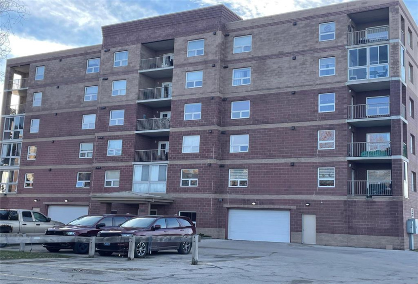 6940 Henderson, 1 Bedroom Bedrooms, 7 Rooms Rooms,1 BathroomBathrooms,Condominium,For Sale,Henderson