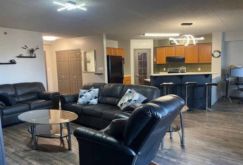 6940 Henderson, 1 Bedroom Bedrooms, 7 Rooms Rooms,1 BathroomBathrooms,Condominium,For Sale,Henderson