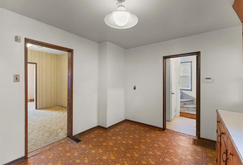 517 St John's, 3 Bedrooms Bedrooms, 10 Rooms Rooms,1 BathroomBathrooms,Residential,For Sale,St John's