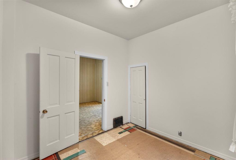 517 St John's, 3 Bedrooms Bedrooms, 10 Rooms Rooms,1 BathroomBathrooms,Residential,For Sale,St John's