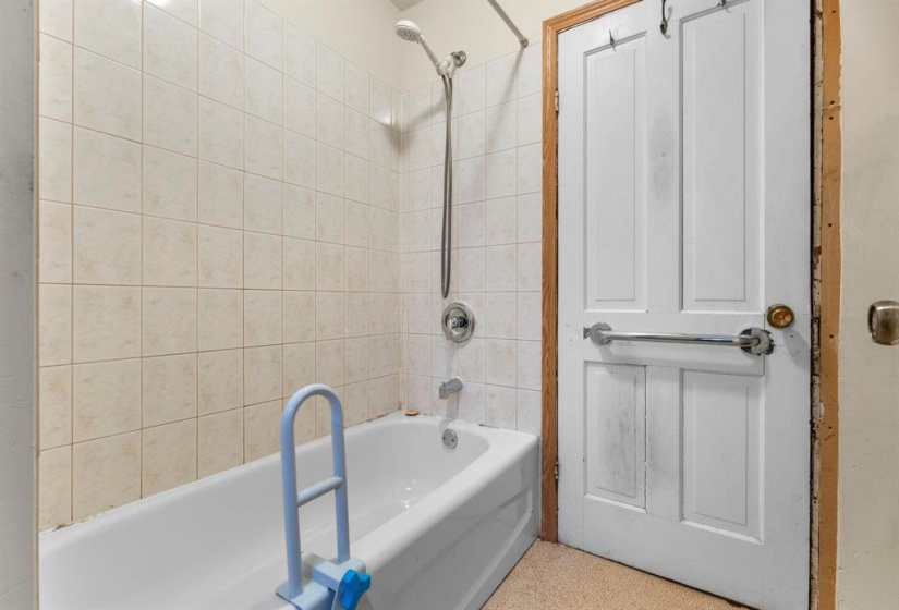 517 St John's, 3 Bedrooms Bedrooms, 10 Rooms Rooms,1 BathroomBathrooms,Residential,For Sale,St John's