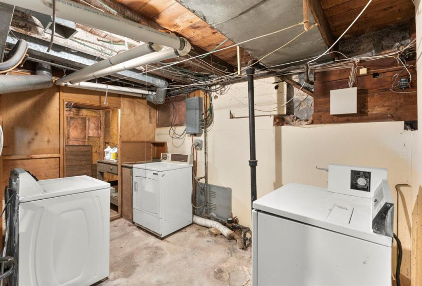 517 St John's, 3 Bedrooms Bedrooms, 10 Rooms Rooms,1 BathroomBathrooms,Residential,For Sale,St John's