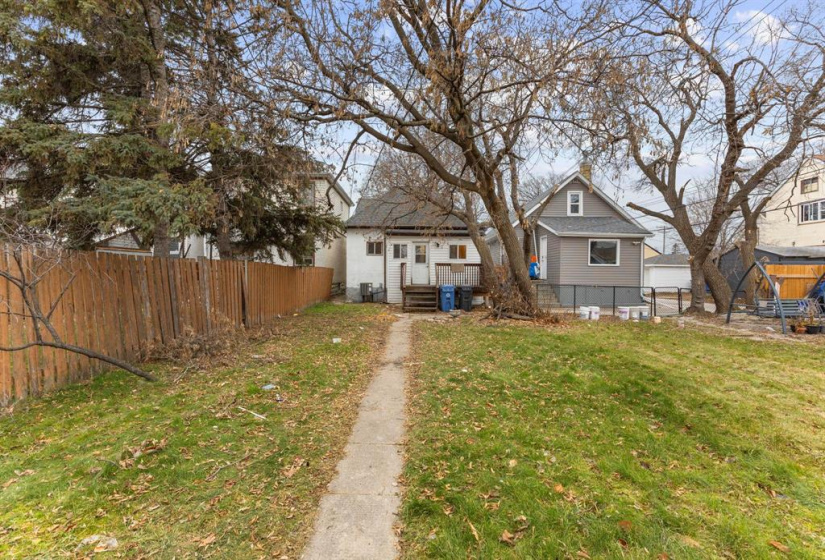 517 St John's, 3 Bedrooms Bedrooms, 10 Rooms Rooms,1 BathroomBathrooms,Residential,For Sale,St John's