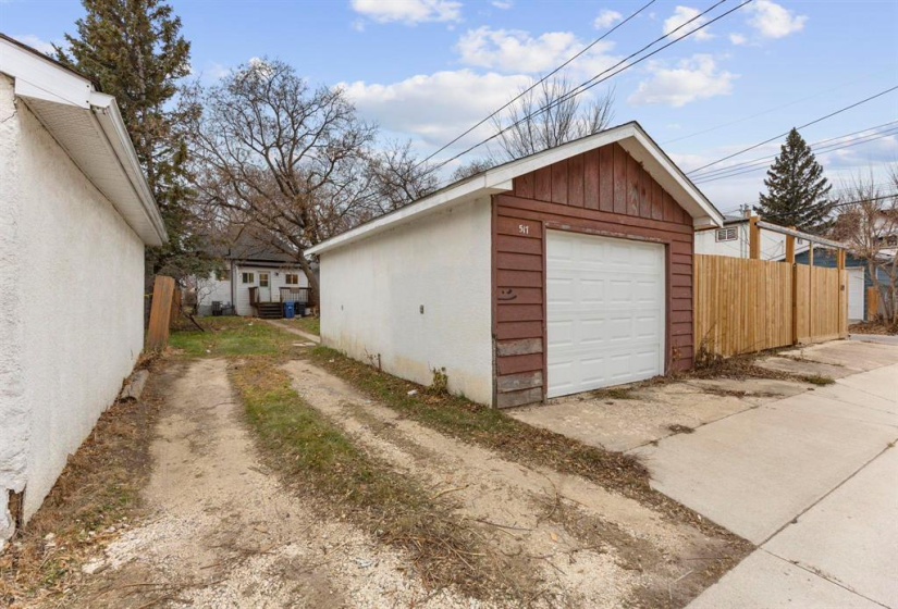 517 St John's, 3 Bedrooms Bedrooms, 10 Rooms Rooms,1 BathroomBathrooms,Residential,For Sale,St John's