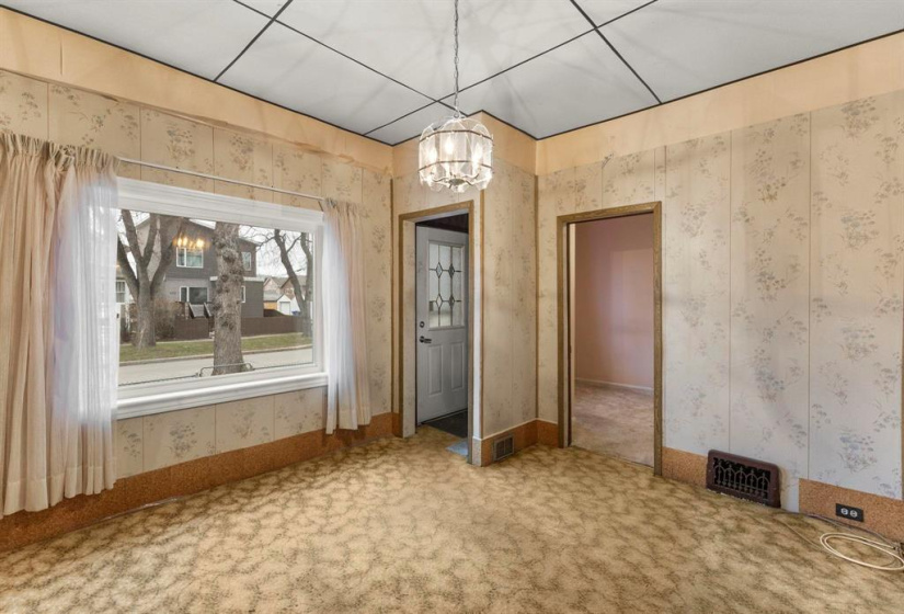 517 St John's, 3 Bedrooms Bedrooms, 10 Rooms Rooms,1 BathroomBathrooms,Residential,For Sale,St John's