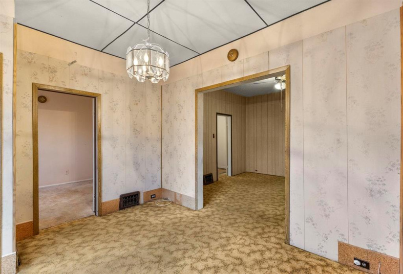 517 St John's, 3 Bedrooms Bedrooms, 10 Rooms Rooms,1 BathroomBathrooms,Residential,For Sale,St John's