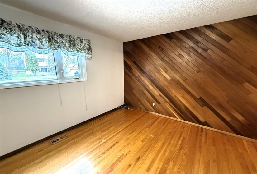 27 McMasters, 3 Bedrooms Bedrooms, 14 Rooms Rooms,2 BathroomsBathrooms,Residential,For Sale,McMasters