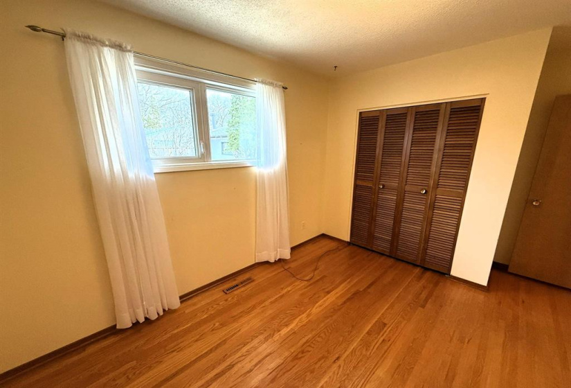 27 McMasters, 3 Bedrooms Bedrooms, 14 Rooms Rooms,2 BathroomsBathrooms,Residential,For Sale,McMasters