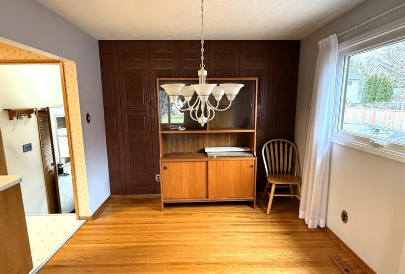 27 McMasters, 3 Bedrooms Bedrooms, 14 Rooms Rooms,2 BathroomsBathrooms,Residential,For Sale,McMasters