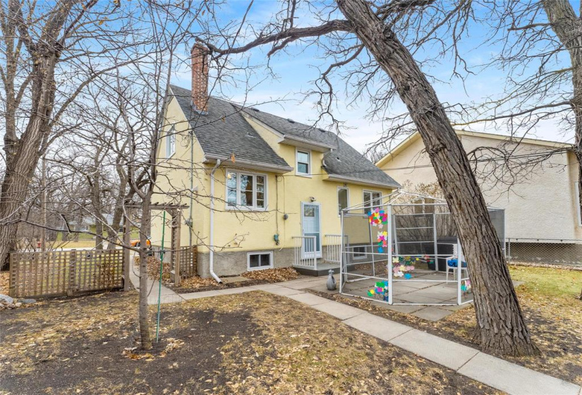 113 Woodhaven, 3 Bedrooms Bedrooms, 8 Rooms Rooms,1 BathroomBathrooms,Residential,For Sale,Woodhaven