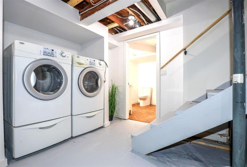 35 Kingston, 2 Bedrooms Bedrooms, 8 Rooms Rooms,2 BathroomsBathrooms,Residential,For Sale,Kingston