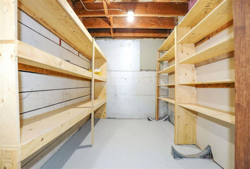 35 Kingston, 2 Bedrooms Bedrooms, 8 Rooms Rooms,2 BathroomsBathrooms,Residential,For Sale,Kingston