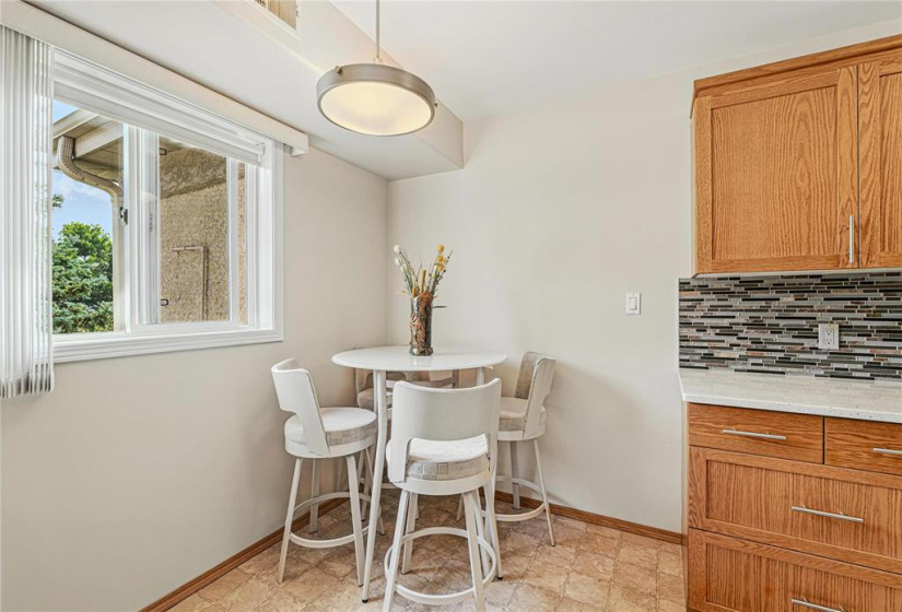 500 Cathcart, 2 Bedrooms Bedrooms, 8 Rooms Rooms,2 BathroomsBathrooms,Condominium,For Sale,Cathcart