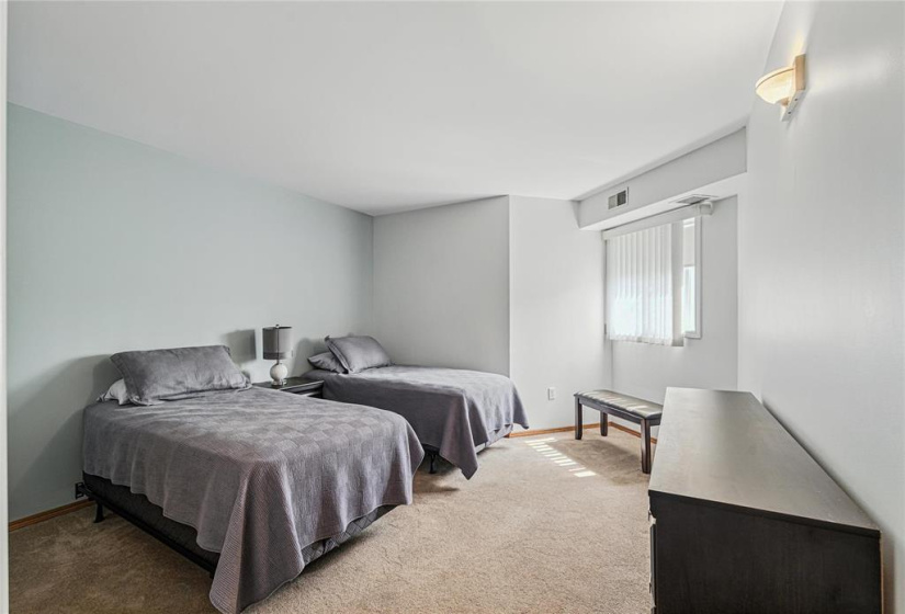 500 Cathcart, 2 Bedrooms Bedrooms, 8 Rooms Rooms,2 BathroomsBathrooms,Condominium,For Sale,Cathcart