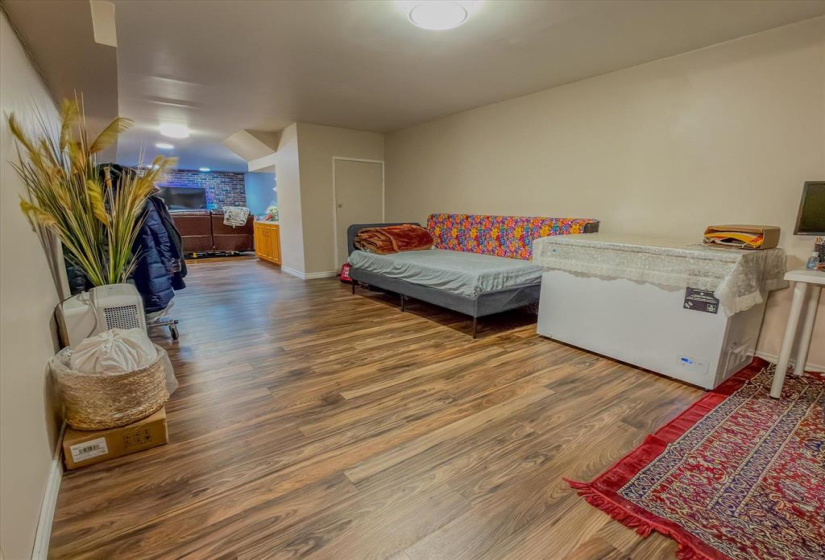 137 Linacre, 5 Bedrooms Bedrooms, 11 Rooms Rooms,3 BathroomsBathrooms,Residential,For Sale,Linacre