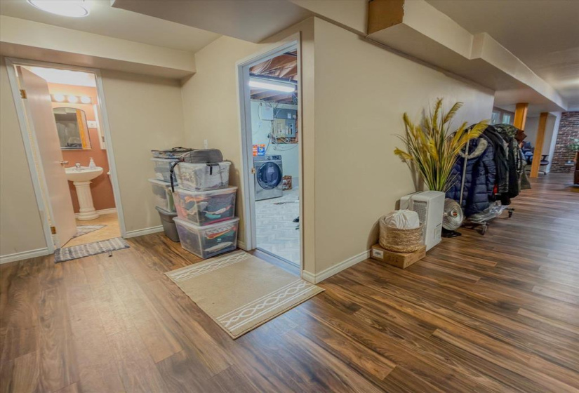 137 Linacre, 5 Bedrooms Bedrooms, 11 Rooms Rooms,3 BathroomsBathrooms,Residential,For Sale,Linacre