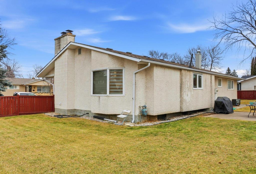 137 Linacre, 5 Bedrooms Bedrooms, 11 Rooms Rooms,3 BathroomsBathrooms,Residential,For Sale,Linacre