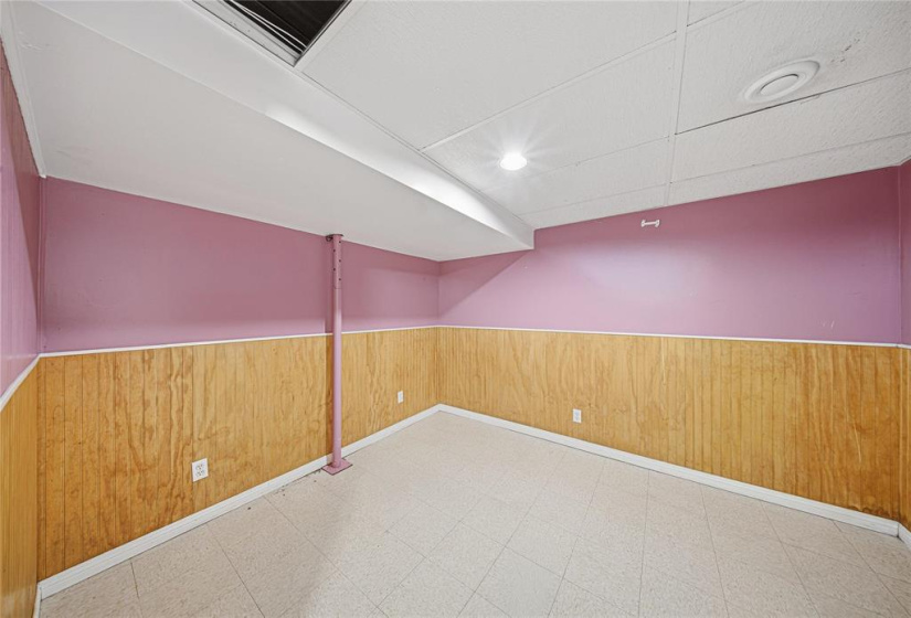 22 Inman, 3 Bedrooms Bedrooms, 9 Rooms Rooms,2 BathroomsBathrooms,Residential,For Sale,Inman