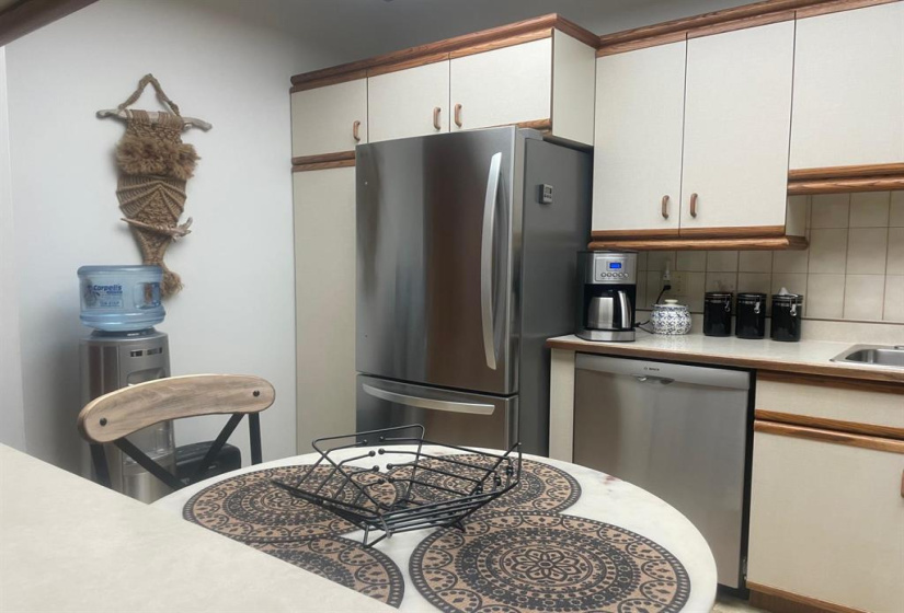 3281 Pembina, 2 Bedrooms Bedrooms, 7 Rooms Rooms,2 BathroomsBathrooms,Condominium,For Sale,Pembina