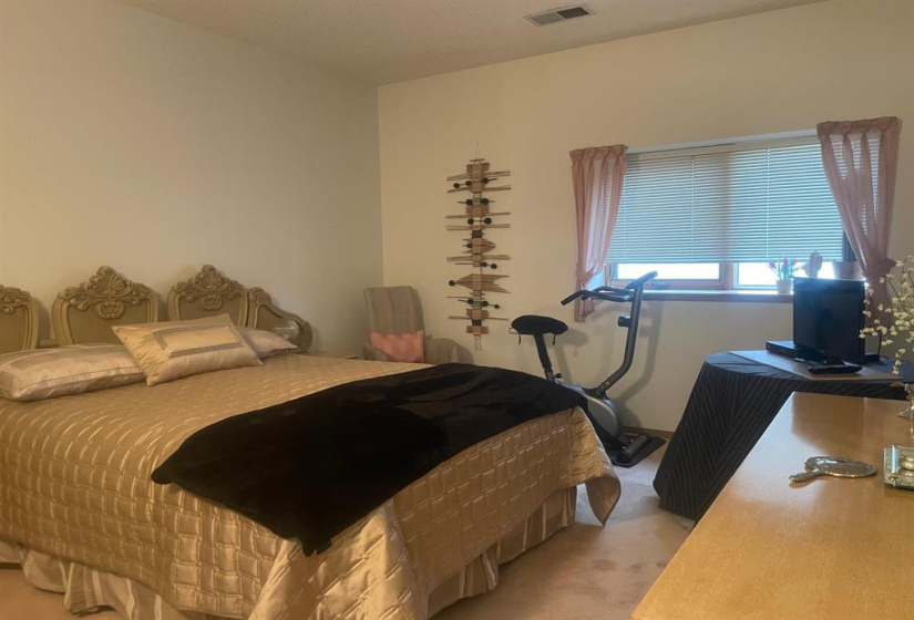 3281 Pembina, 2 Bedrooms Bedrooms, 7 Rooms Rooms,2 BathroomsBathrooms,Condominium,For Sale,Pembina