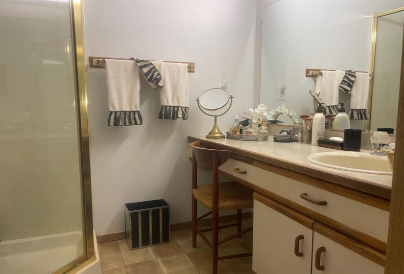 3281 Pembina, 2 Bedrooms Bedrooms, 7 Rooms Rooms,2 BathroomsBathrooms,Condominium,For Sale,Pembina