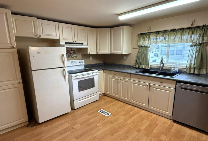 47 Sandale, 3 Bedrooms Bedrooms, 8 Rooms Rooms,1 BathroomBathrooms,Residential,For Sale,Sandale