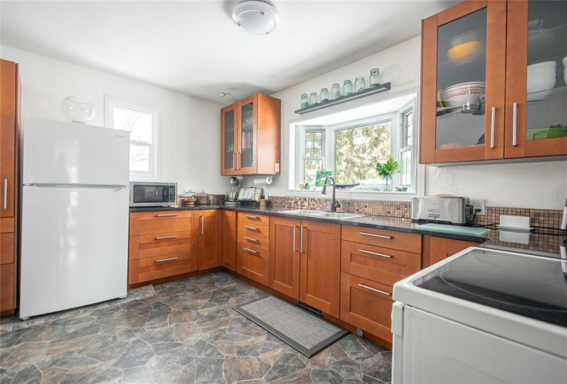 56070 SYMINGTON, 2 Bedrooms Bedrooms, 6 Rooms Rooms,1 BathroomBathrooms,Residential,For Sale,SYMINGTON