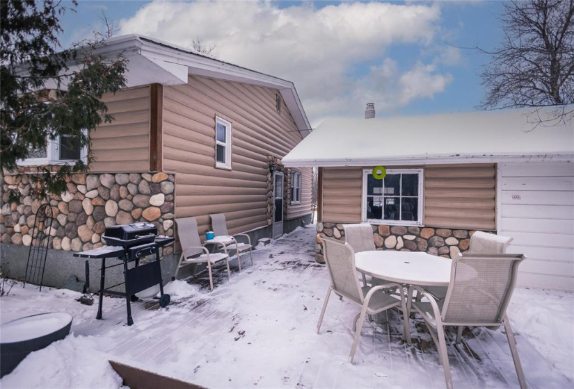 56070 SYMINGTON, 2 Bedrooms Bedrooms, 6 Rooms Rooms,1 BathroomBathrooms,Residential,For Sale,SYMINGTON