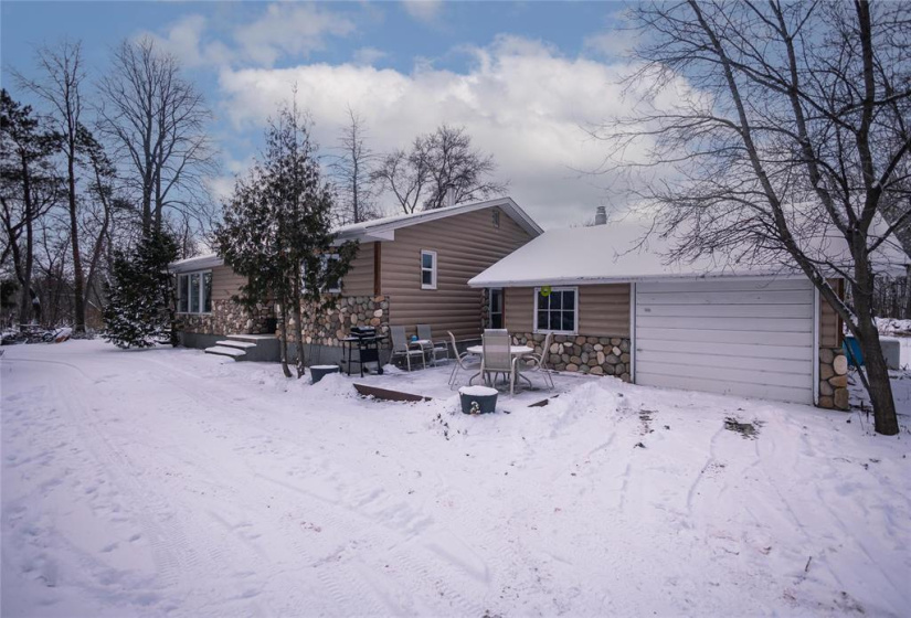 56070 SYMINGTON, 2 Bedrooms Bedrooms, 6 Rooms Rooms,1 BathroomBathrooms,Residential,For Sale,SYMINGTON