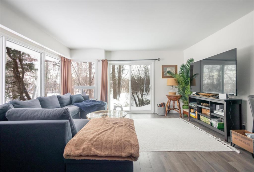 56070 SYMINGTON, 2 Bedrooms Bedrooms, 6 Rooms Rooms,1 BathroomBathrooms,Residential,For Sale,SYMINGTON