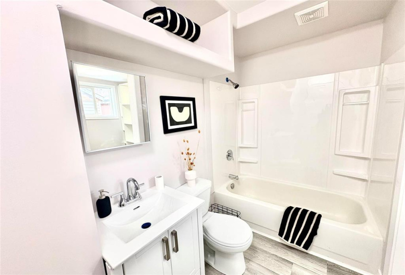 42 Hindley, 2 Bedrooms Bedrooms, 6 Rooms Rooms,1 BathroomBathrooms,Residential,For Sale,Hindley