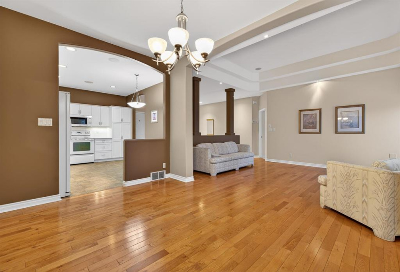 100 Royal Mint, 2 Bedrooms Bedrooms, 11 Rooms Rooms,3 BathroomsBathrooms,Condominium,For Sale,Royal Mint