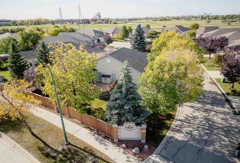 100 Royal Mint, 2 Bedrooms Bedrooms, 11 Rooms Rooms,3 BathroomsBathrooms,Condominium,For Sale,Royal Mint