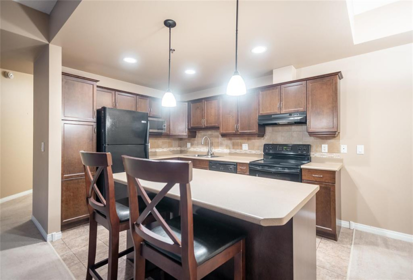 280 Fairhaven, 2 Bedrooms Bedrooms, 7 Rooms Rooms,2 BathroomsBathrooms,Condominium,For Sale,Fairhaven