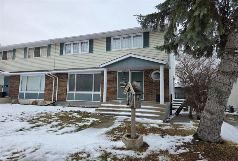 759 Sturgeon, 4 Bedrooms Bedrooms, 9 Rooms Rooms,1 BathroomBathrooms,Residential,For Sale,Sturgeon