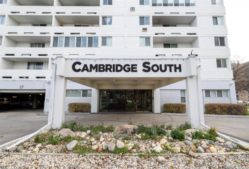 870 Cambridge, 1 Bedroom Bedrooms, 6 Rooms Rooms,1 BathroomBathrooms,Rental,For Sale,Cambridge,1000