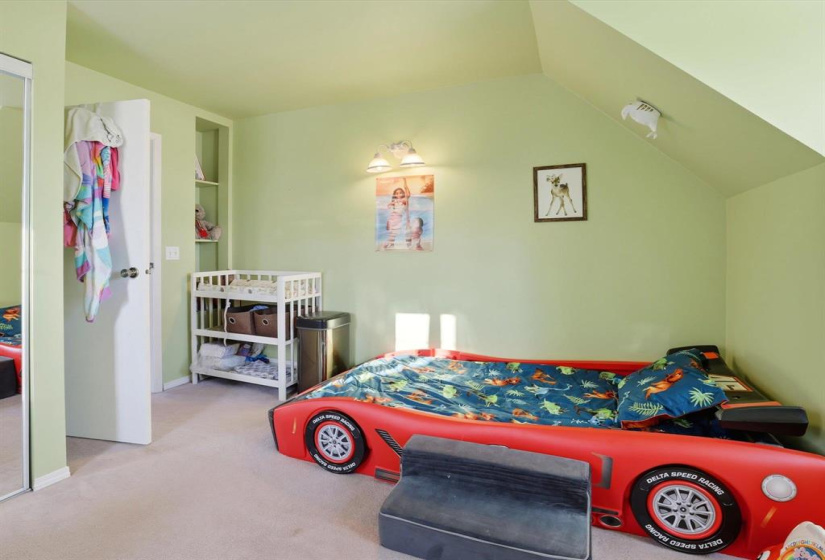 Photo has been virtually staged